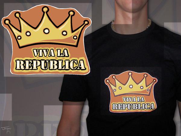 Viva la republica // ca. 20 x 20 cm // anti-monarchistic shirt with print // 2007 // 12208 views