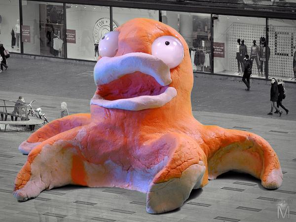 Monster at the mall // 16:9 // video // 2016 // 136371 views