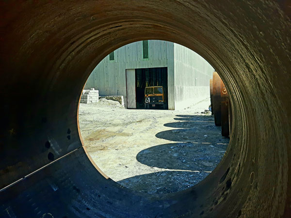 Inside the tube factory // 4:3 // photo // 2023 // 1727 views